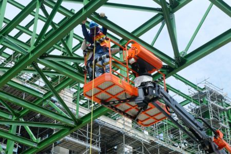 aerial lift safety training on job site